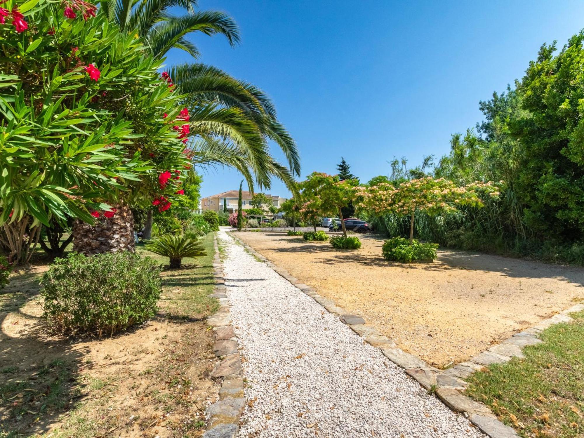 Apartment Les Roses Lauriers By Interhome Le Lavandou Exterior foto