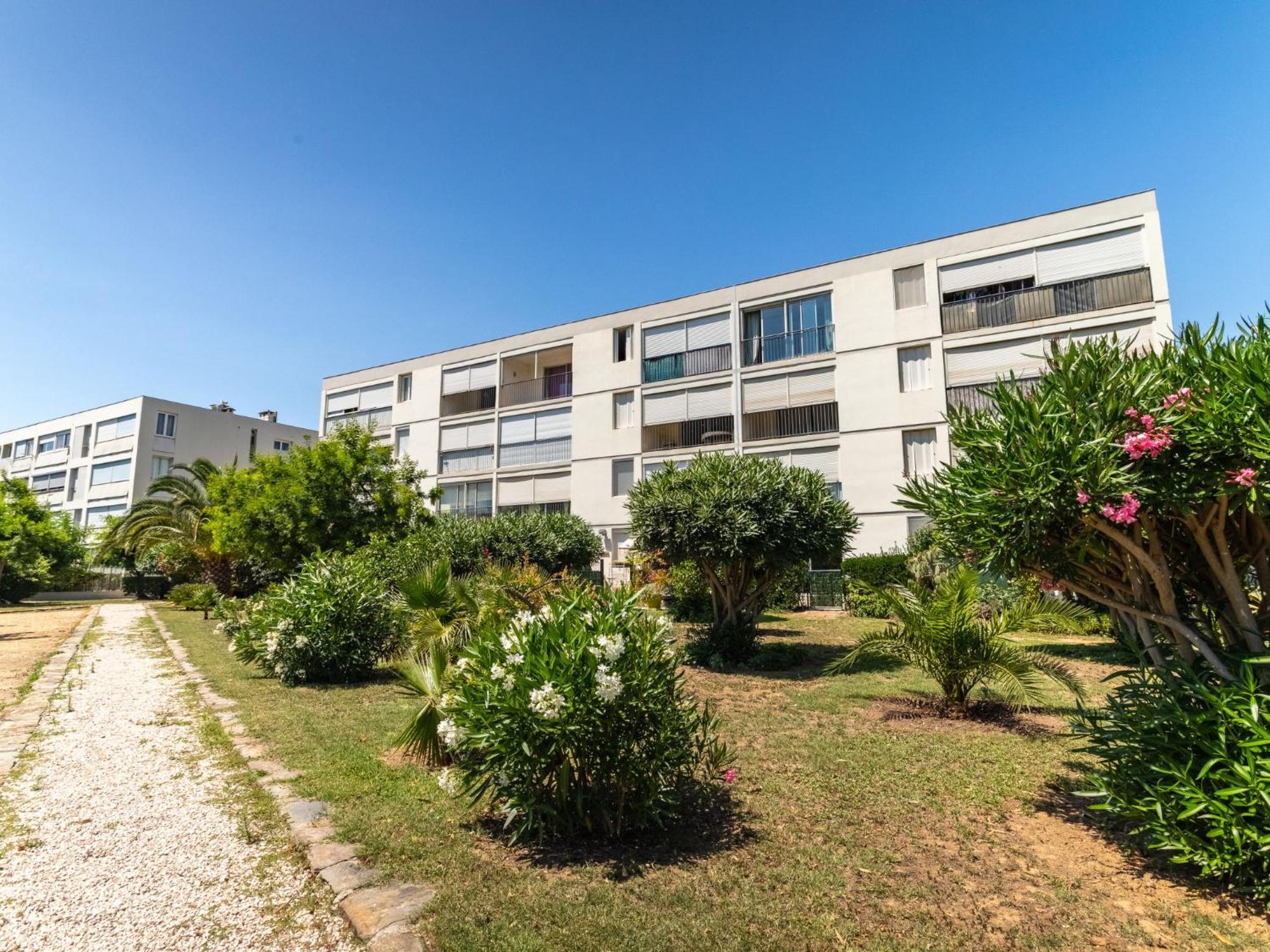 Apartment Les Roses Lauriers By Interhome Le Lavandou Exterior foto