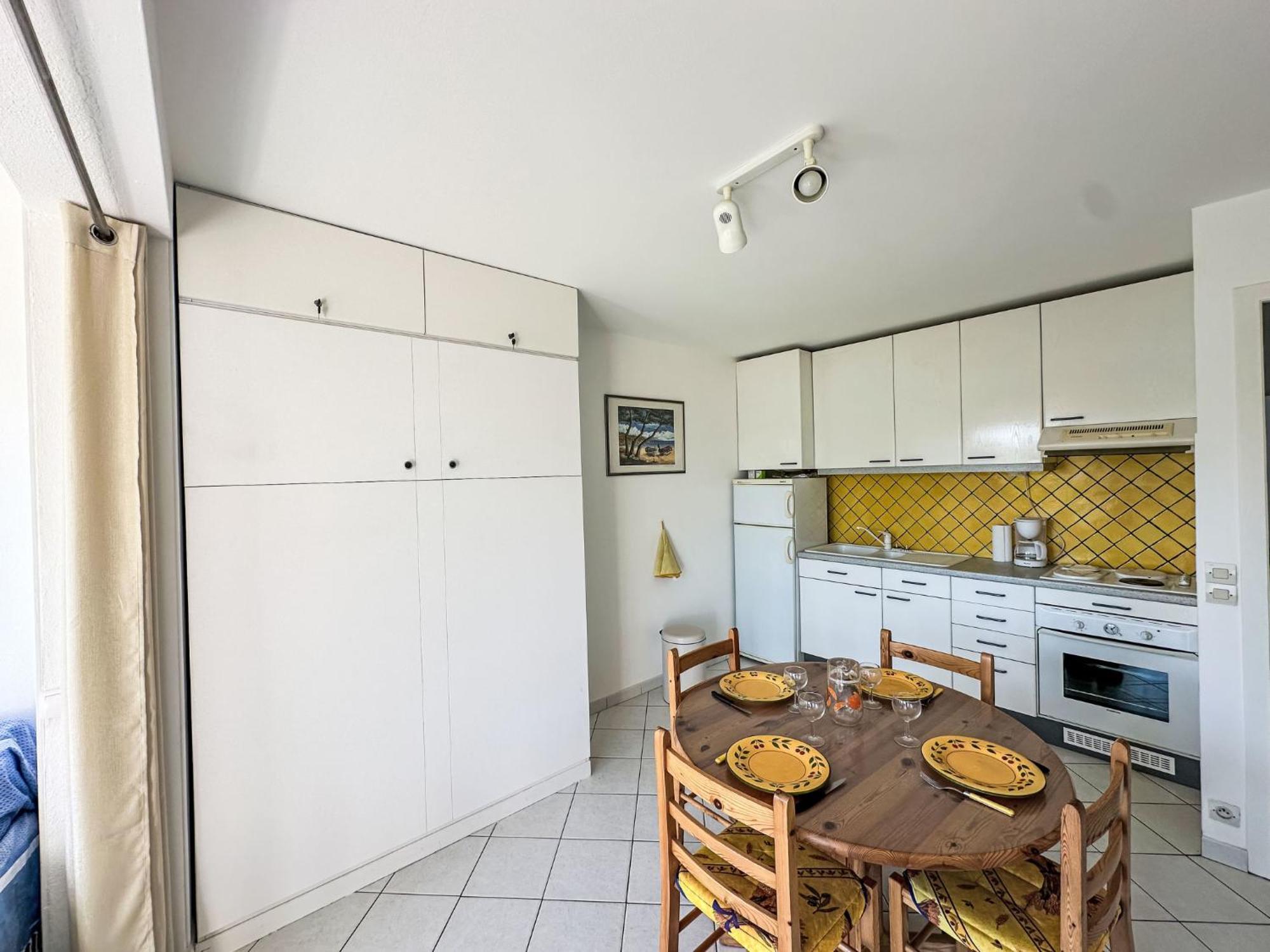 Apartment Les Roses Lauriers By Interhome Le Lavandou Exterior foto
