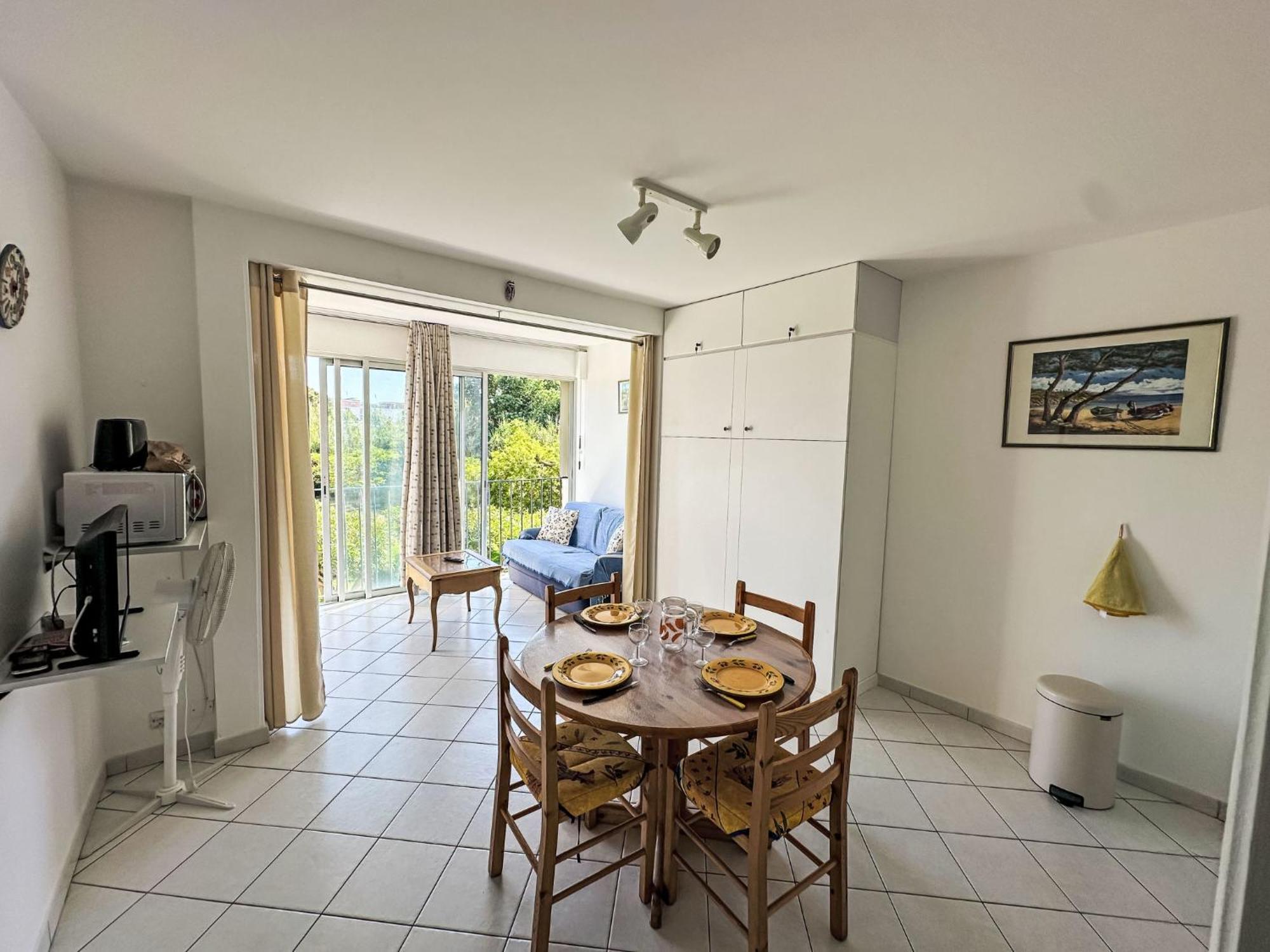 Apartment Les Roses Lauriers By Interhome Le Lavandou Exterior foto